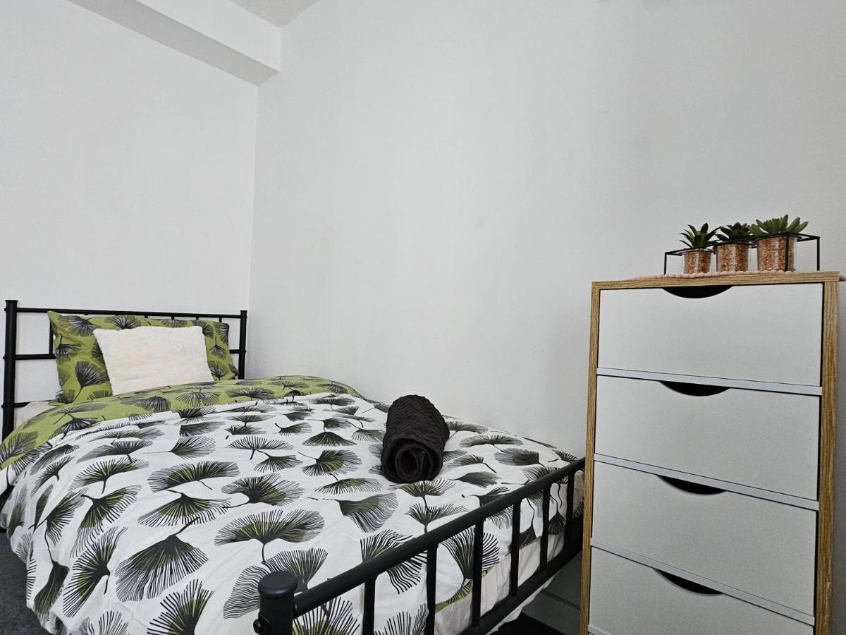 Guest House - Close To All Amenities Нортхемптон Экстерьер фото